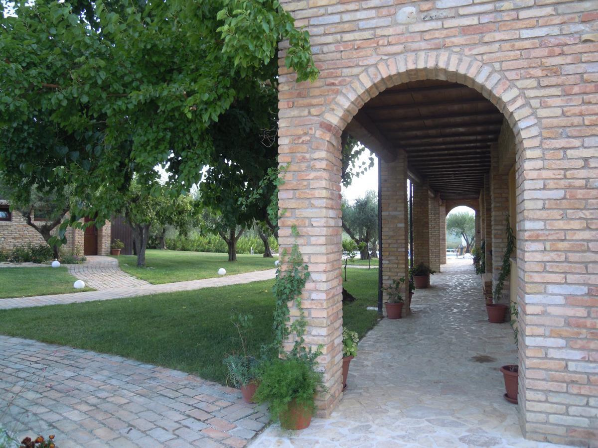 Agriturismo Piccolo Albero Лорето-Апрутино Экстерьер фото
